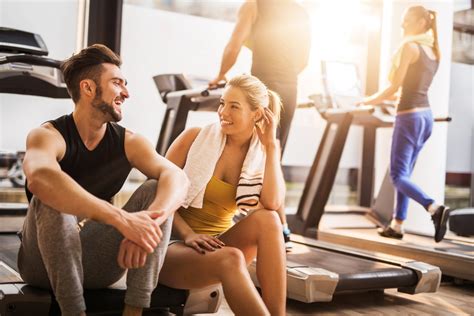 ligar en el gym|La forma correcta de ligar en el gimnasio, según las。